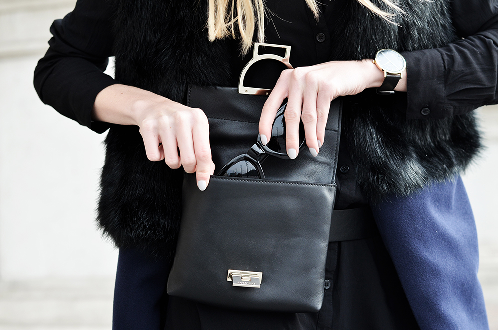All_black_outfit_streetstyle_Coccinelle_5