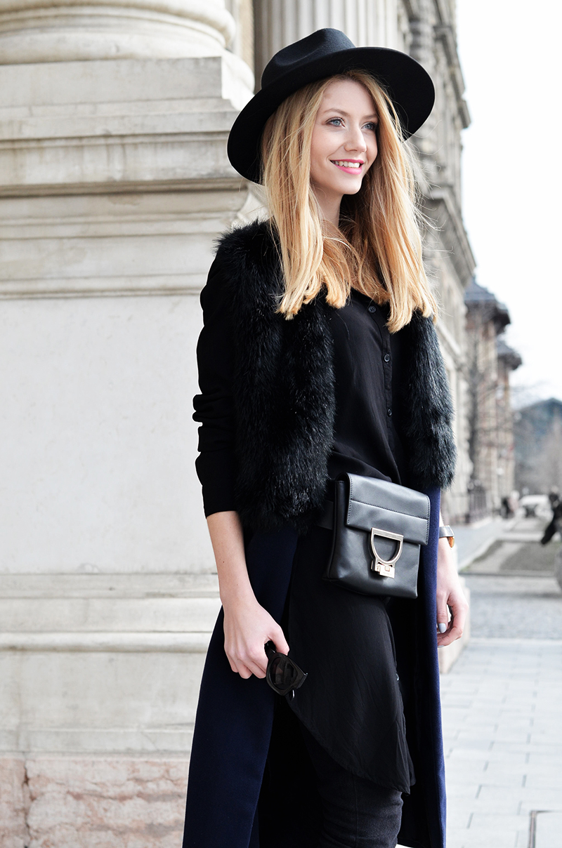 All_black_outfit_streetstyle_Coccinelle_9